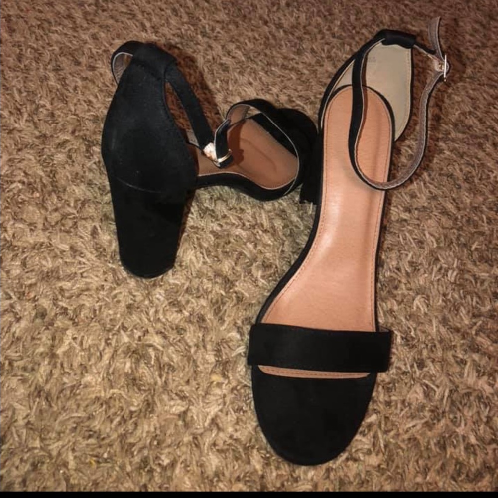 NWT heels